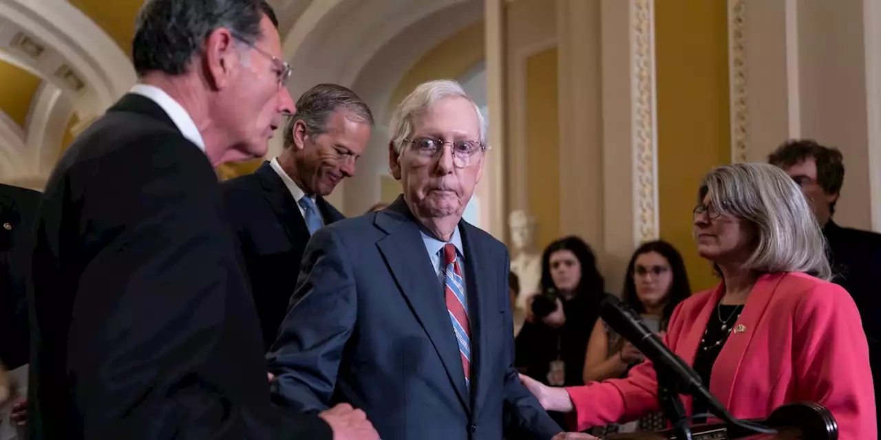 Senate GOP leader McConnell briefly leaves news conference after freezing up mid-sentence