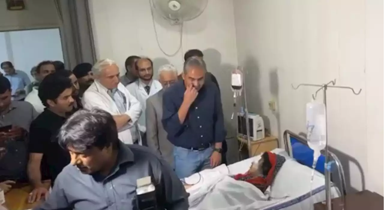 Father's Torture Case: CM Naqvi inquires about health of teen Aymen at Mayo Hospital