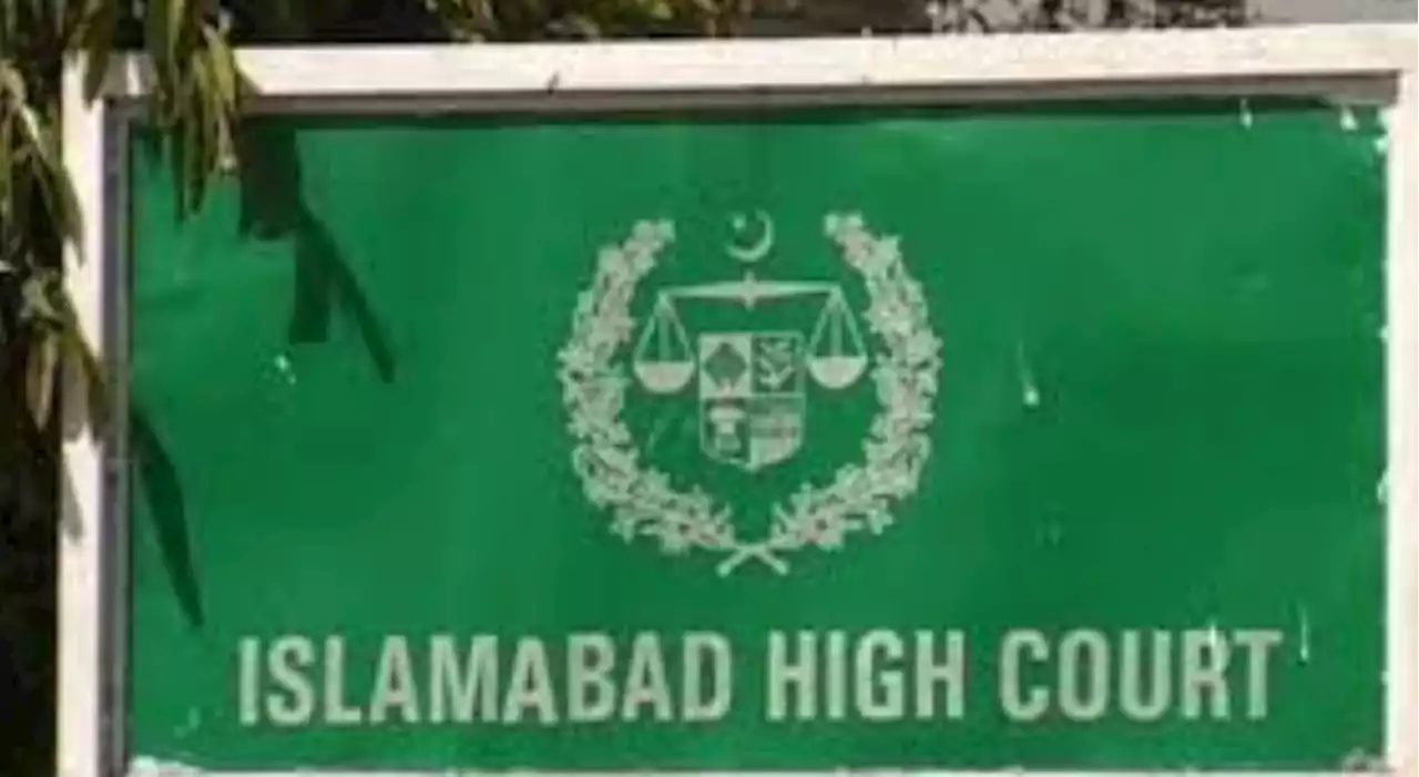 IHC rejects PTI chief’s court transfer request in six cases