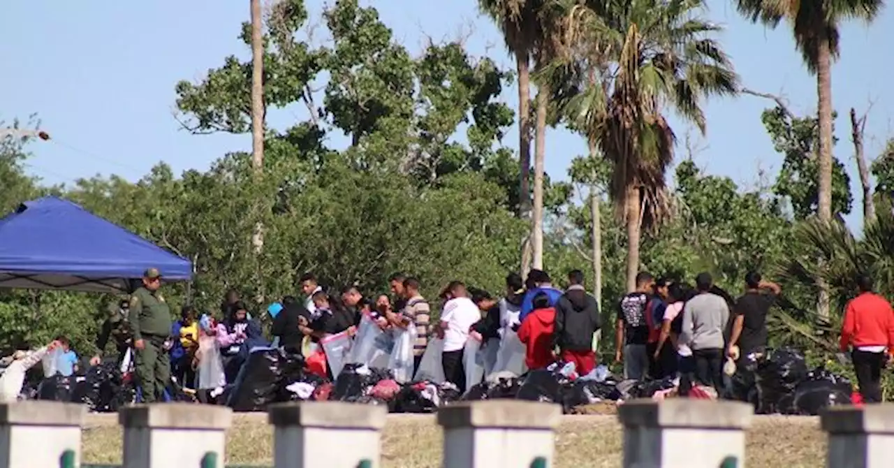 EXCLUSIVE: 5 Days, 4,800 Migrants in One Texas Border Sector