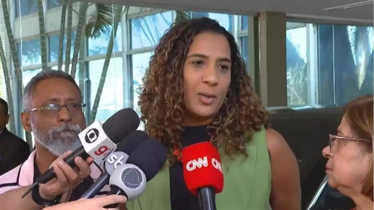 “Ninguém cometeria um crime daquele sem ter sido muito bem pago”, diz ministra sobre morte de Marielle