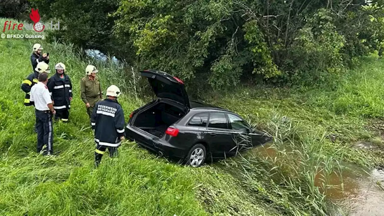 Bgld: Autobergung aus Bach in Stegersbach