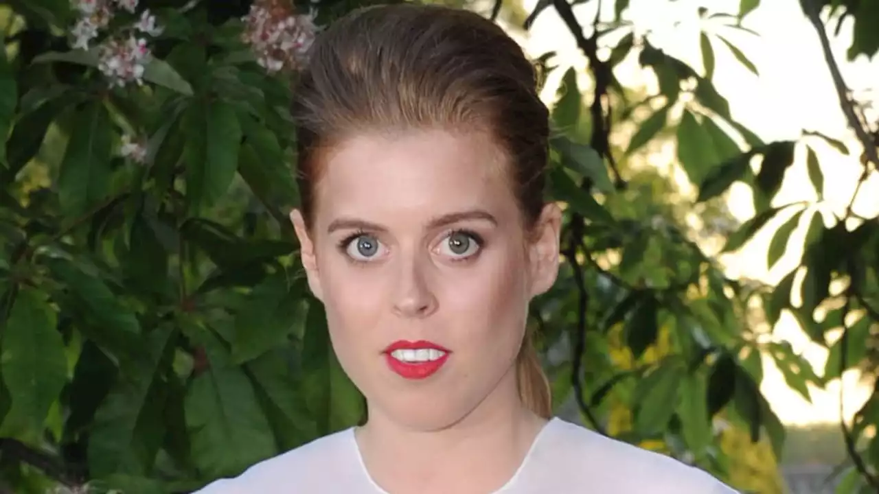 Tanned Princess Beatrice looks beautiful in floral holiday dress