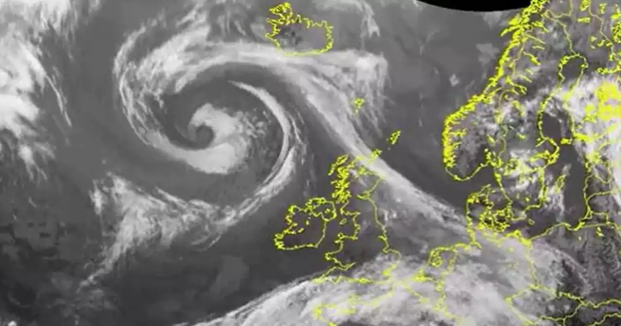 Ireland on storm alert ahead of chaotic Atlantic system as warning issued