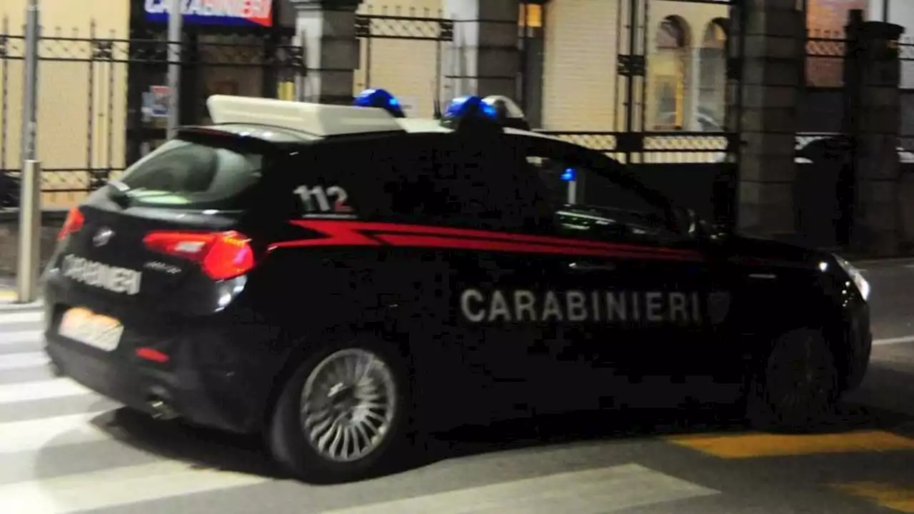 Omicidio a Roma: colpito alla gola in strada, muore nel quartiere Esquilino