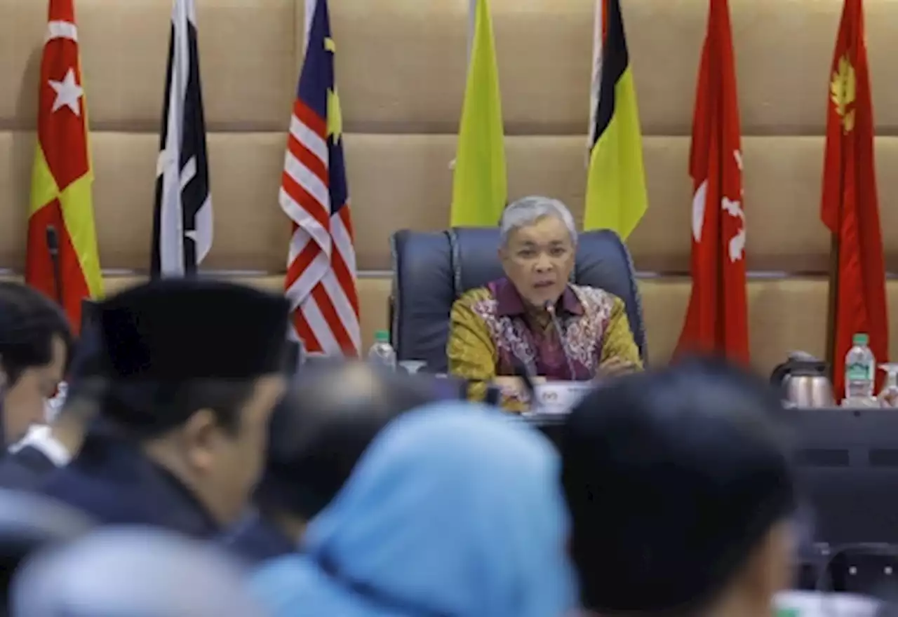 Zahid: Govt to propose raising study hours on reproductive health to Cabinet in bid to curb social activities among students