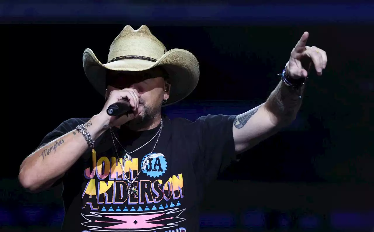 Jason Aldean has a problem. Why fans who supported him last week are turning on him now