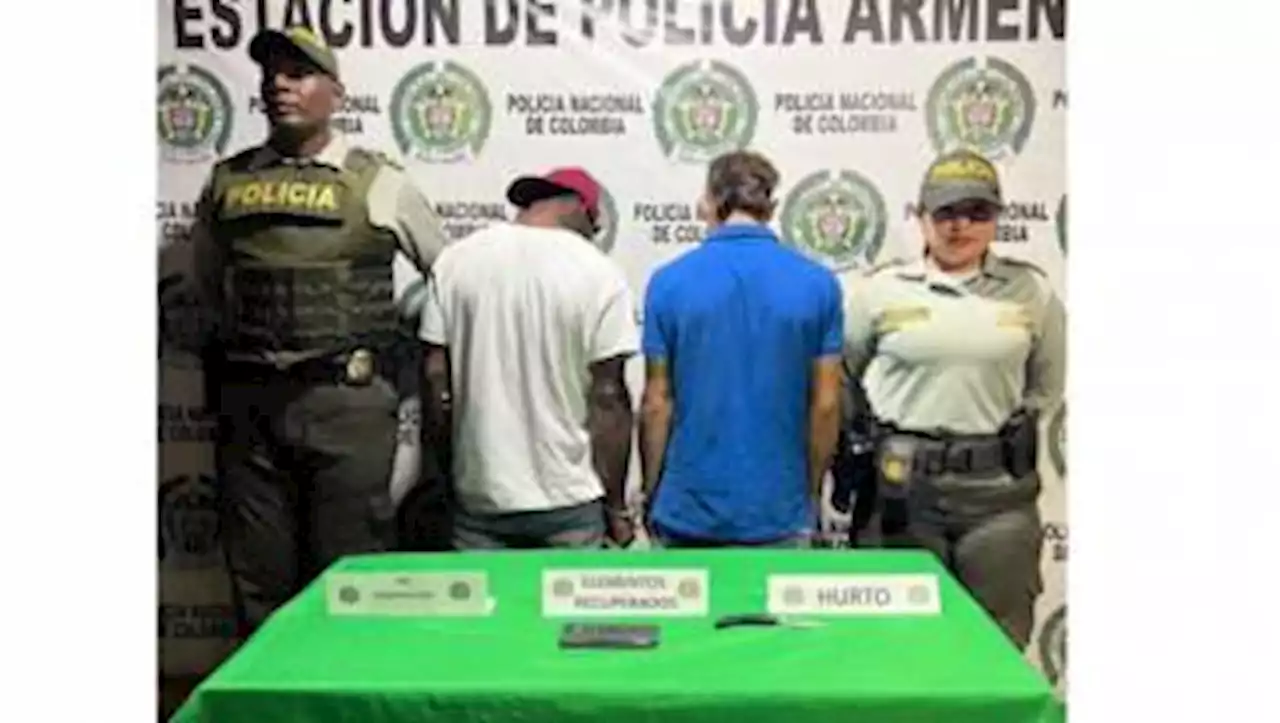 Ladrones no pudieron escapar luego de atraco y fueron capturados; quedaron aburridos - Pulzo