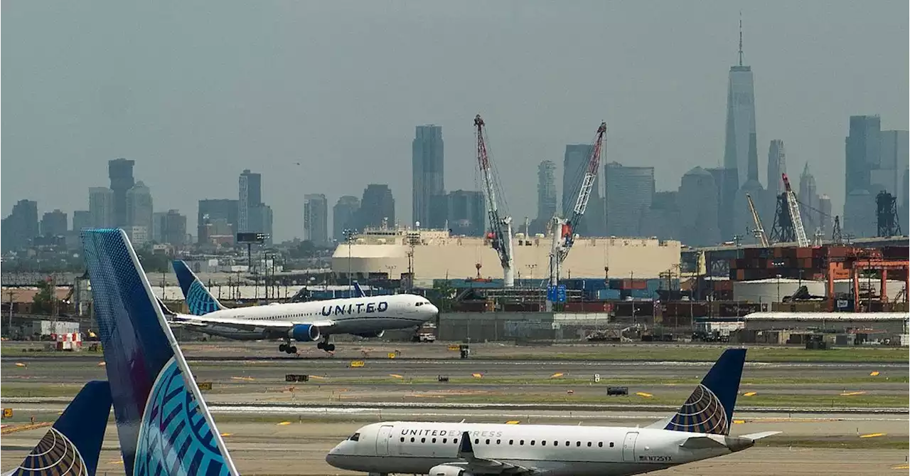 United Airlines details temporary Newark, New Jersey airport flight cuts