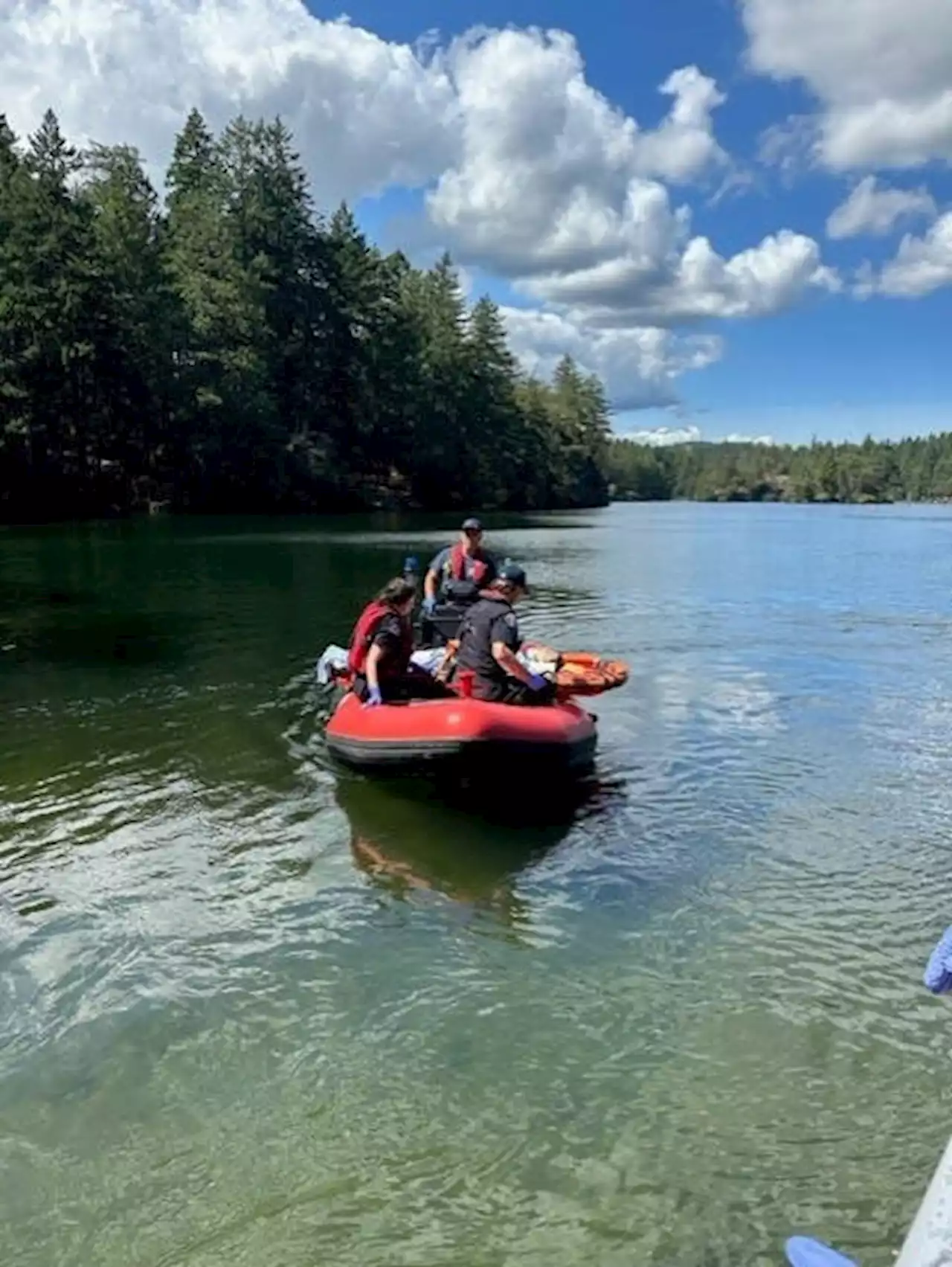 Teen in serious condition after slipping off Thetis Lake cliff