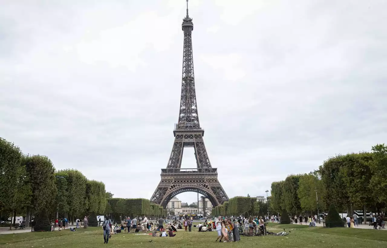 Un viol en réunion sur le Champ-de-Mars à Paris