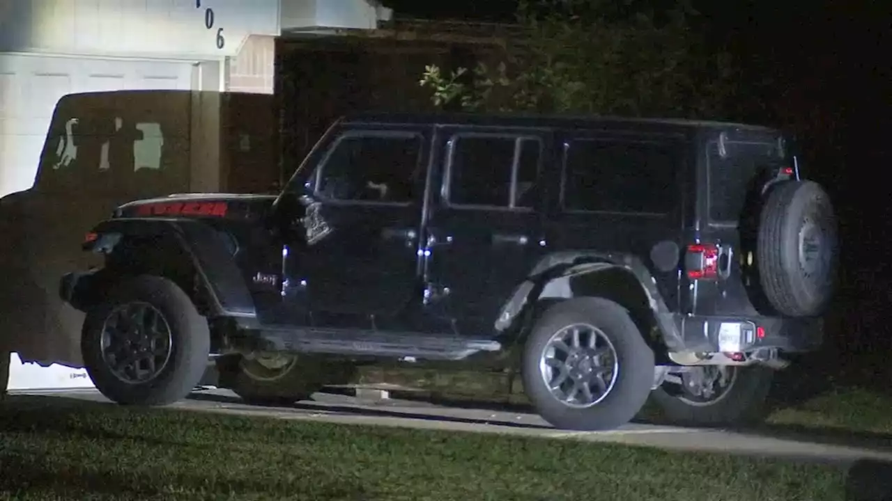 Woman in custody after leading HPD on chase across Houston in stolen Jeep, police say