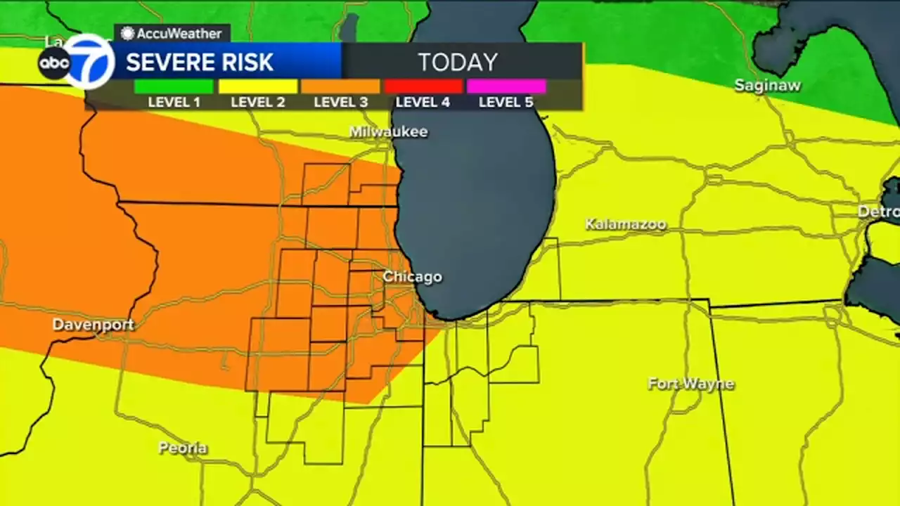 Chicago Weather: Thunderstorms moving through area | Radar