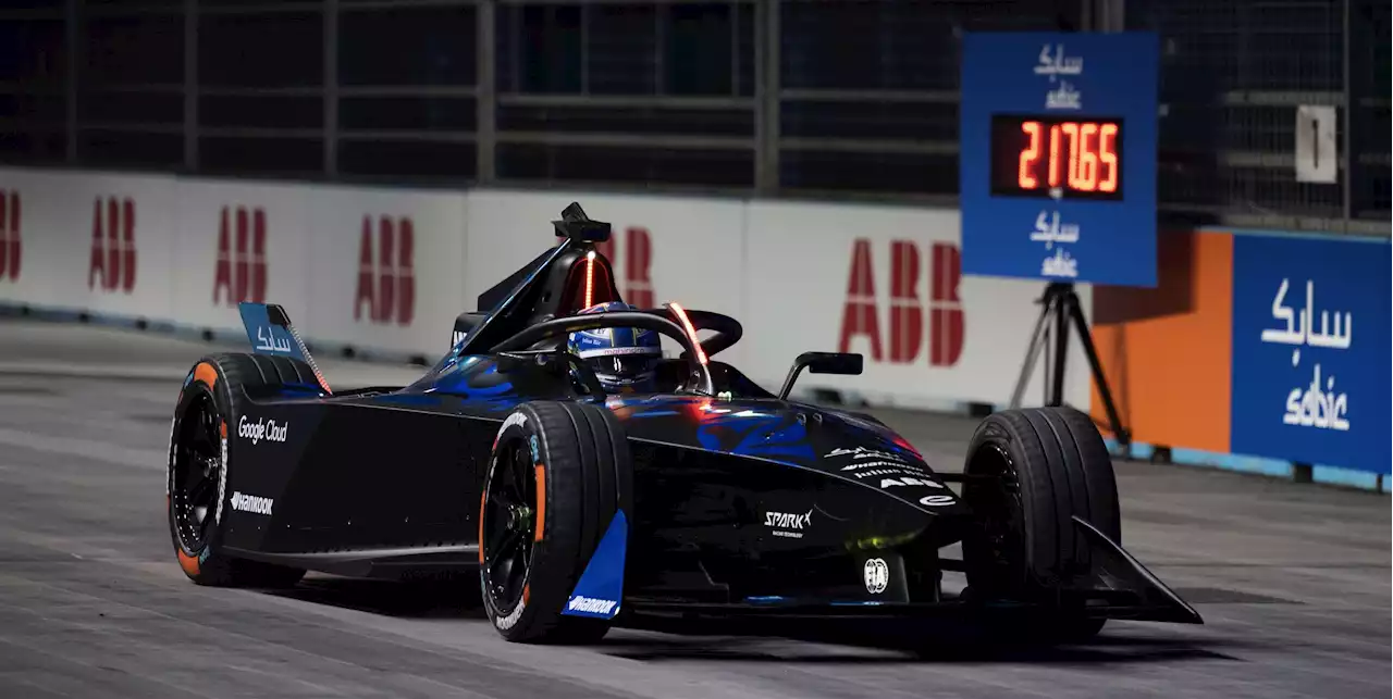 Formula E Electric Car Smashes World Indoor Speed Record