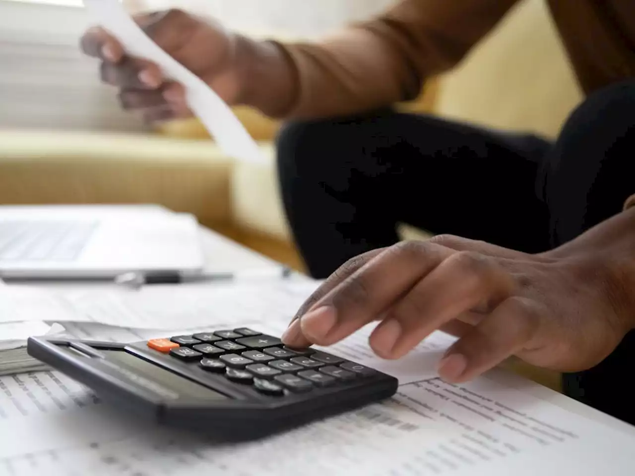 Posthaste: Here's who Canadians are turning to for financial advice amid rising costs