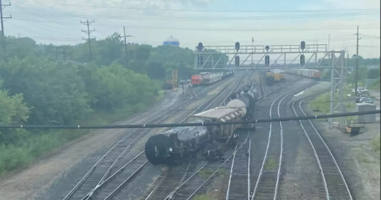 Freight train derails in Riverdale