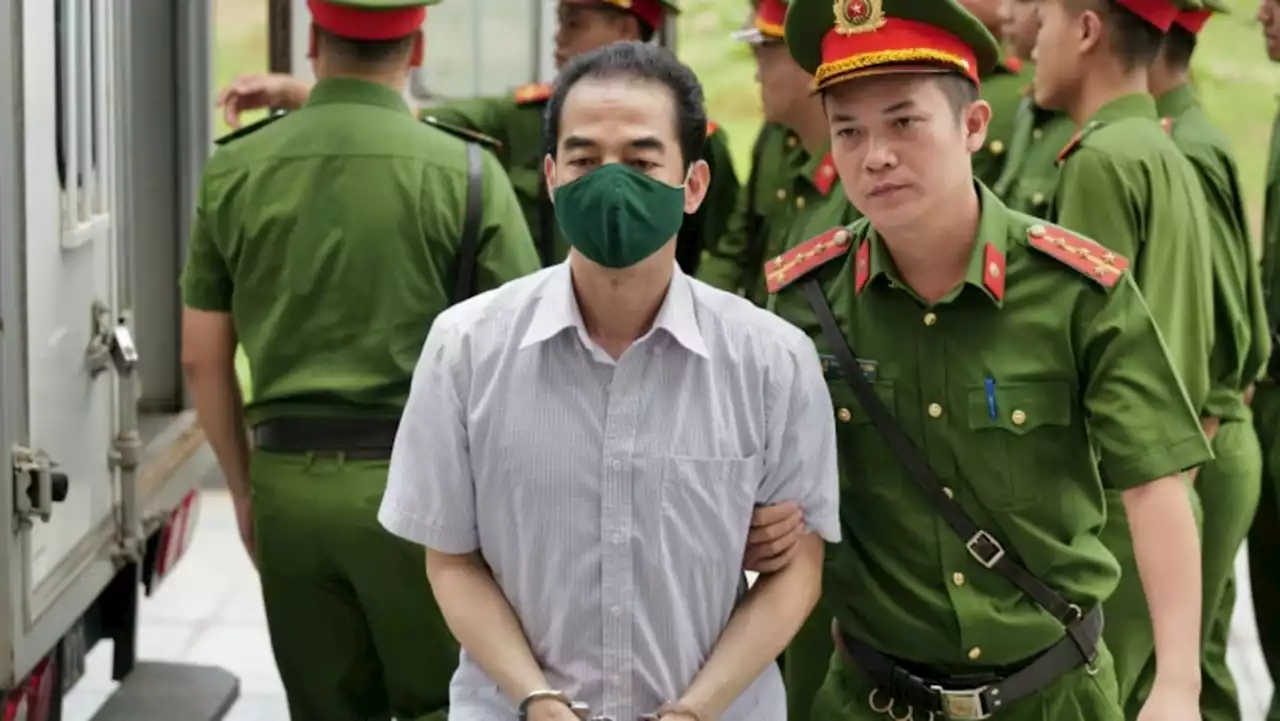 Vietnam jails officials over rescue flight bribes during COVID-19 pandemic