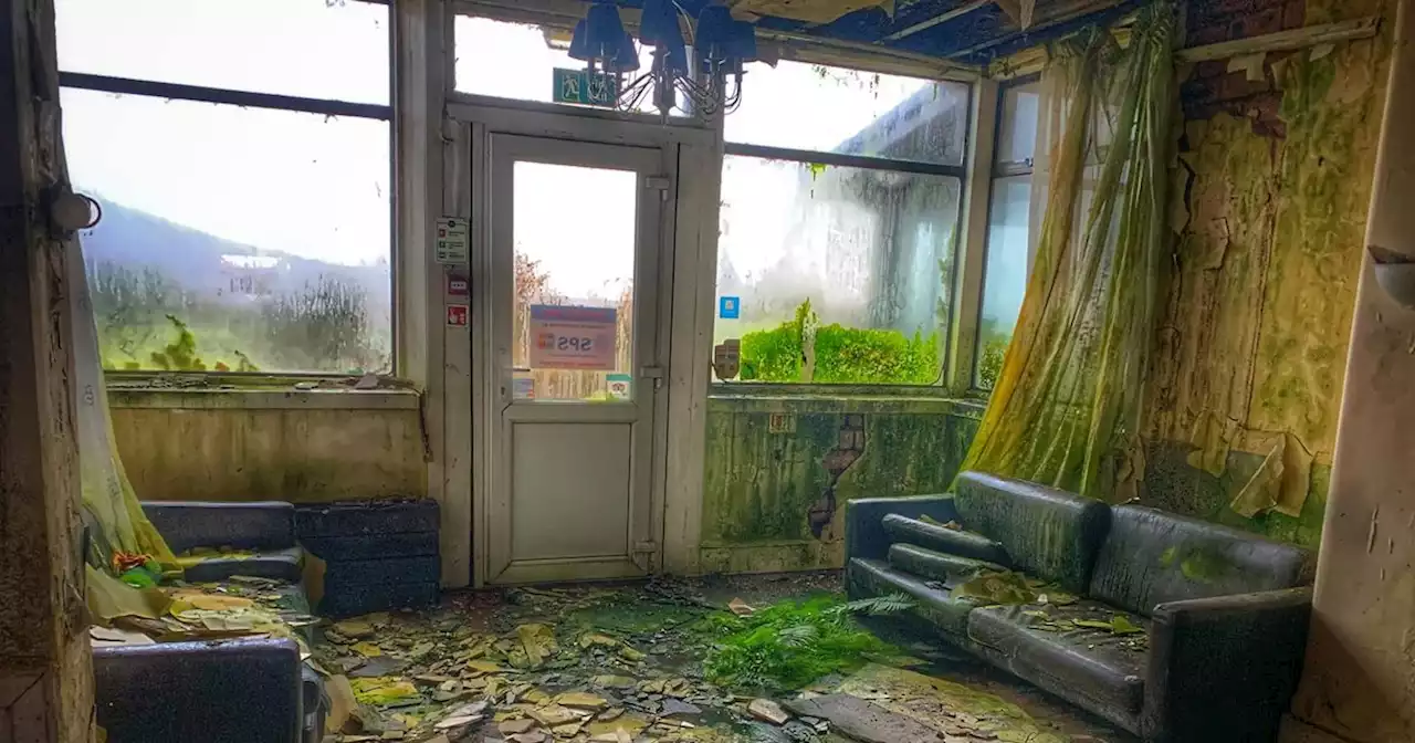 Urban explorer finds Abandoned Scots hotel with creepy 'hall of mirrors'