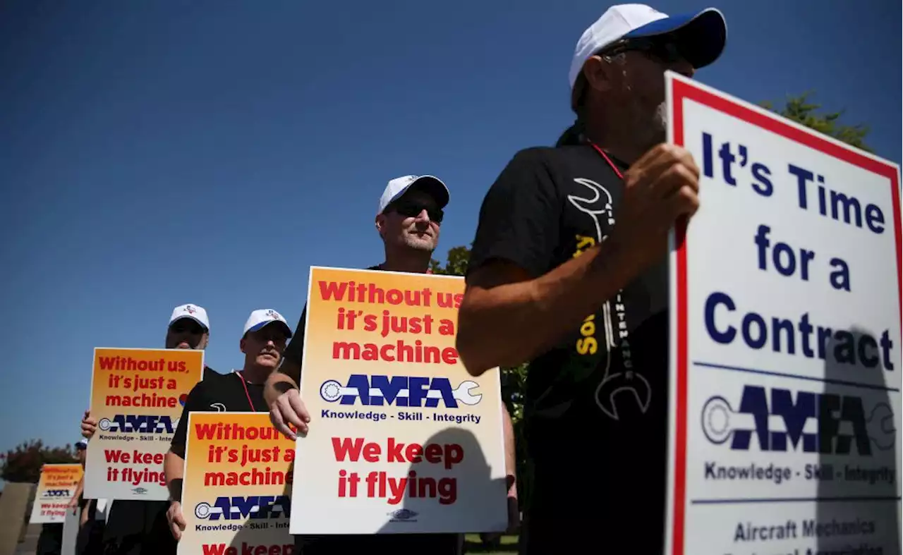 Southwest Airlines mechanics vote to extend contract to 2027, including new raises