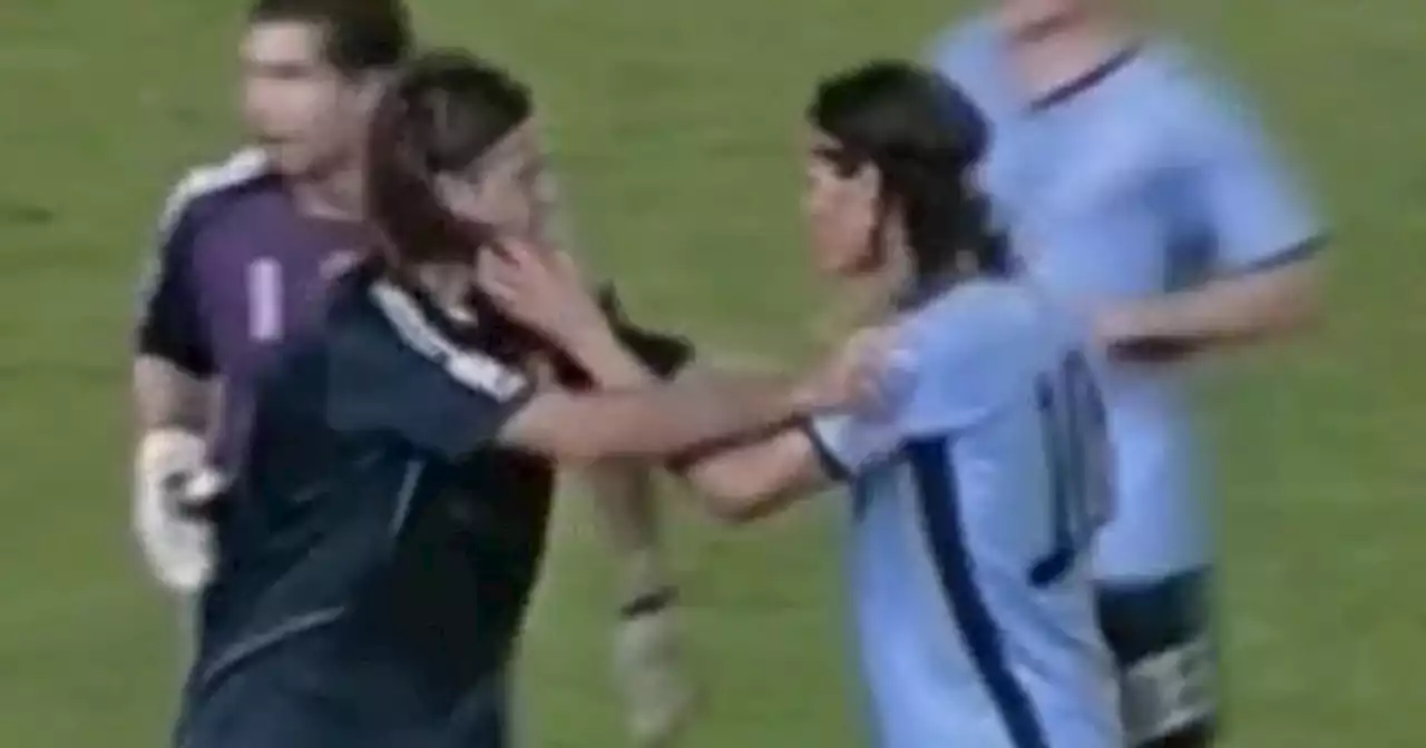 Video: el tenso cruce entre Edinson Cavani y Martín Demichelis en 2008