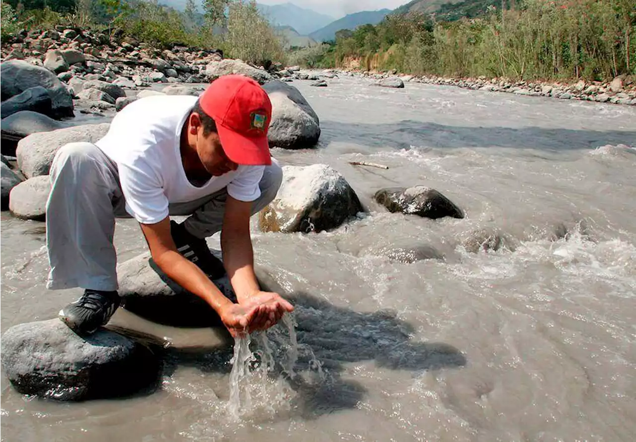 Alerta de la Contraloría por retroceso en el servicio de agua potable en Colombia