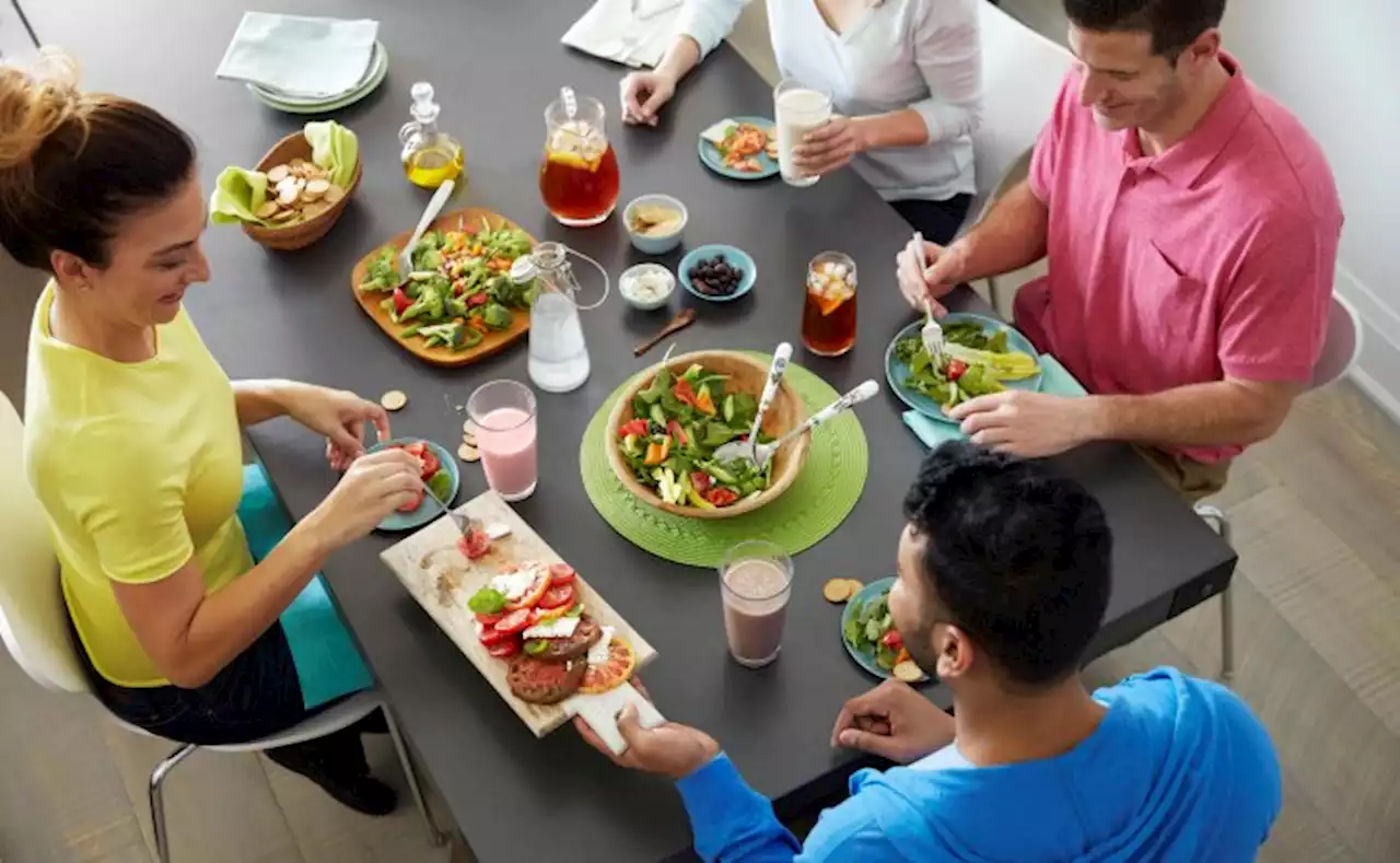 ¿Cómo controlar las porciones de comida para bajar de peso?