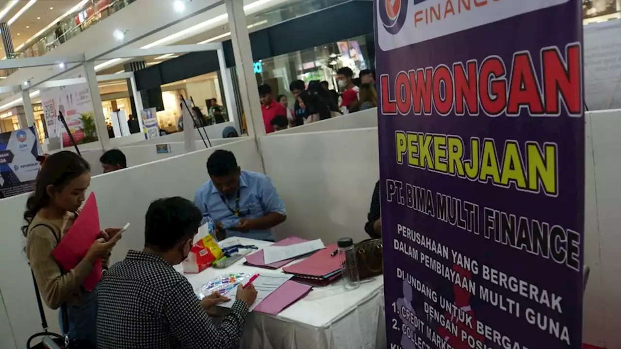 Lulusan Perguruan Tinggi Sulit Cari Kerja di Manado