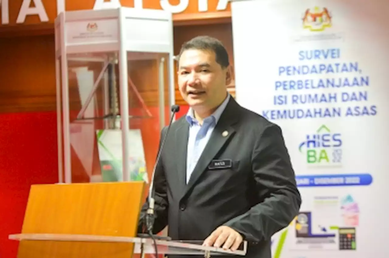 Rafizi: Contrary to popular belief, over 10,000 local workers open to doing ‘dirty’ jobs