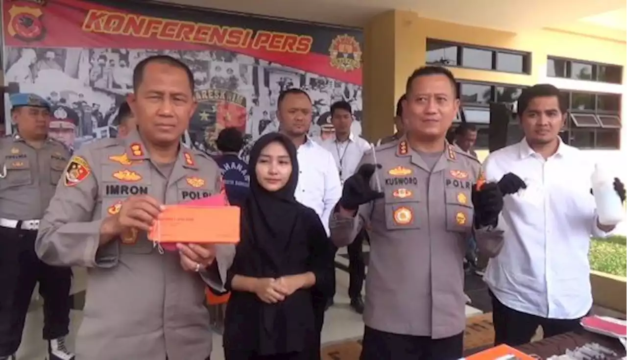 Waria Pemilik Praktik Suntik Kolagen Payudara Ilegal di Bandung Ditangkap Polisi