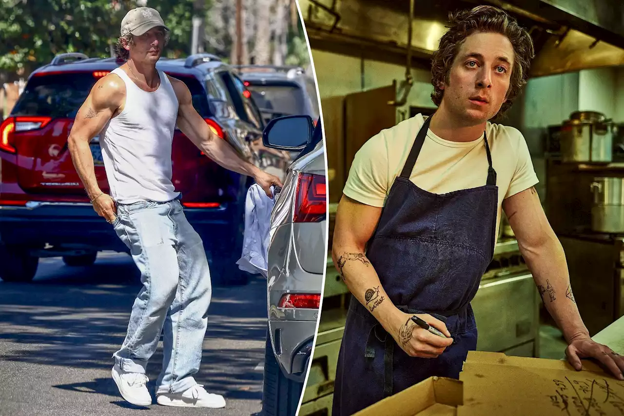 ‘The Bear’ star Jeremy Allen White flaunts buff bod — again