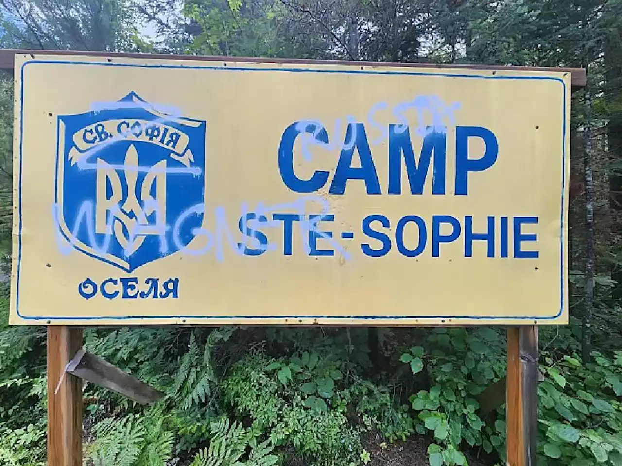 Sign vandalized with pro-Russian graffiti at Quebec summer camp for Ukrainian children