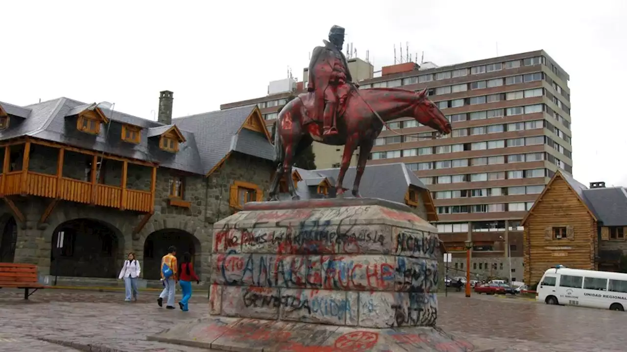 Cuando la derecha se pone a la derecha de Roca | La mudanza de la estatua del jefe militar de la campaña del desierto desató la furia opositora