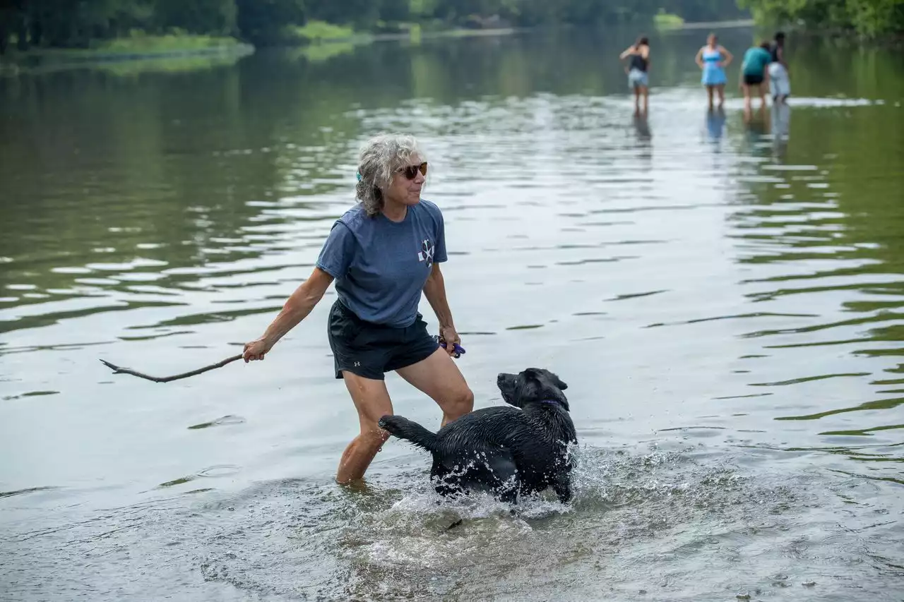 Dangerous weather: 60% of U.S. is under heat or flood advisory