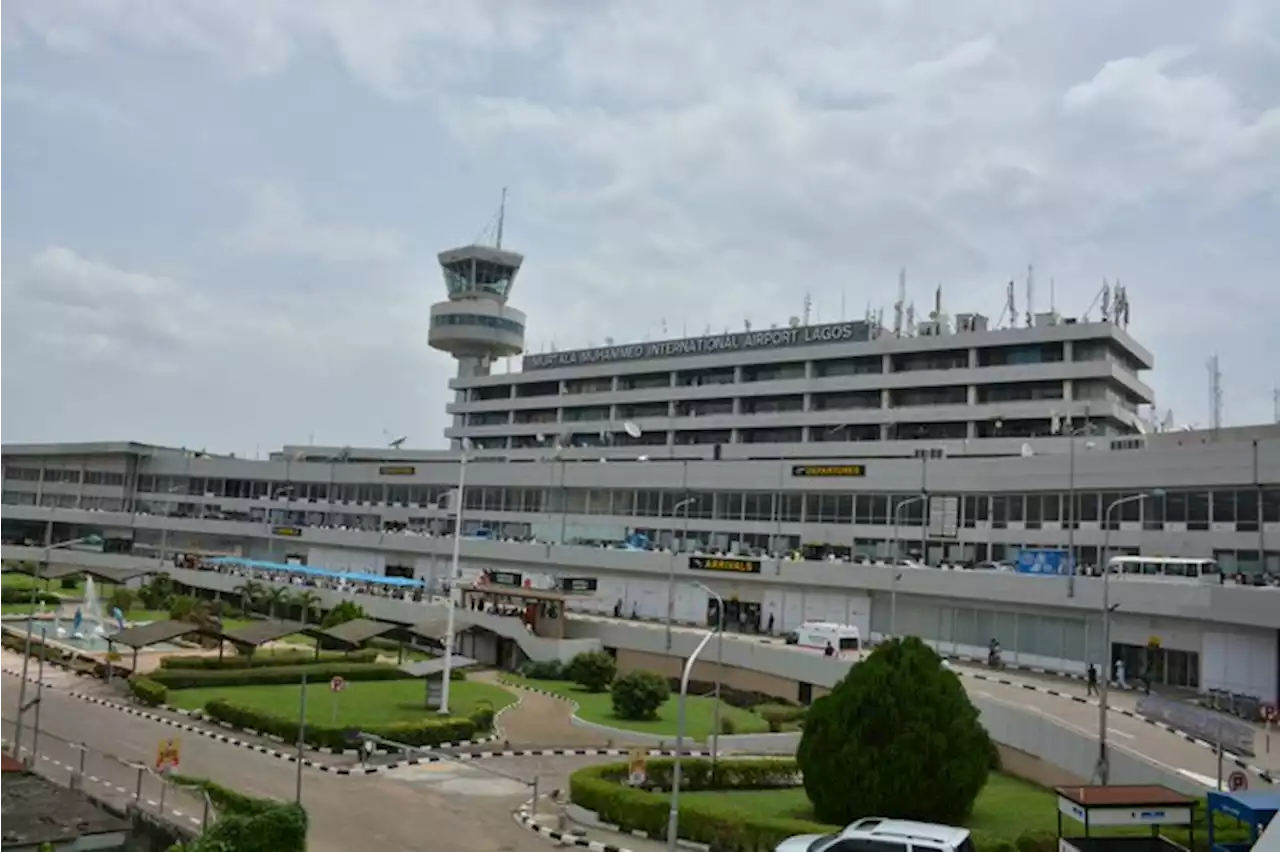 Nigerian airport security officials arrest three suspects over alleged theft