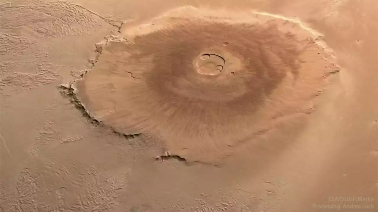 Giant Mars mountain Olympus Mons may once have been a volcanic island