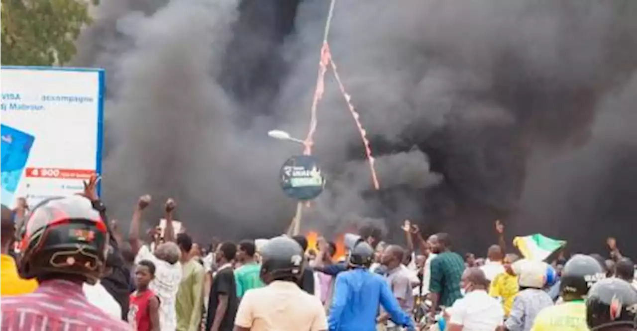 Niger bans protests after post-coup chaos