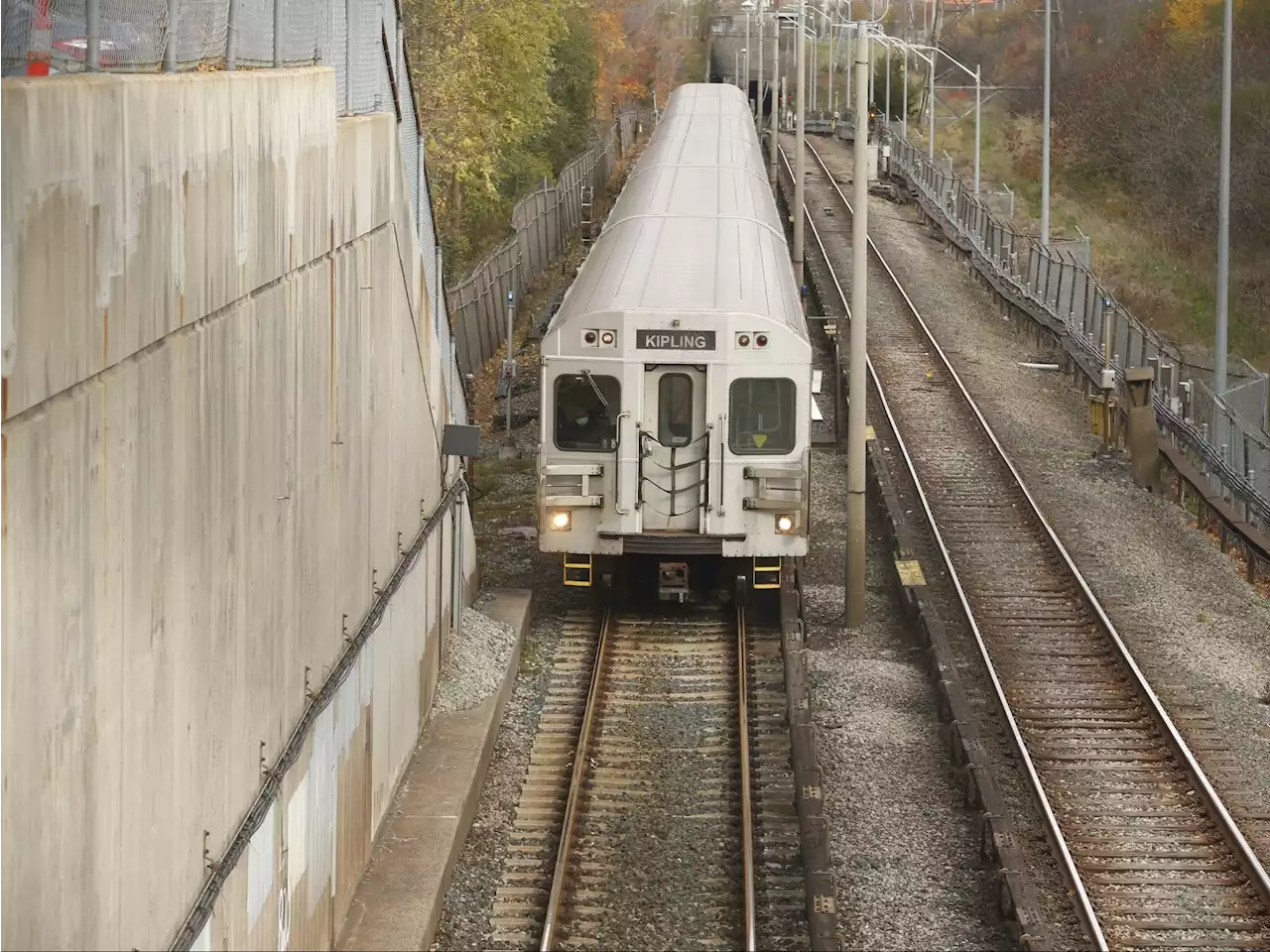 Teen girl arrested in stabbing at TTC's Warden Station