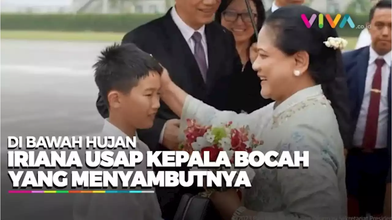 Bocah Ini Rela Kuyup Diguyur Hujan Saat Sambut Jokowi-Iriana - Vlix.id