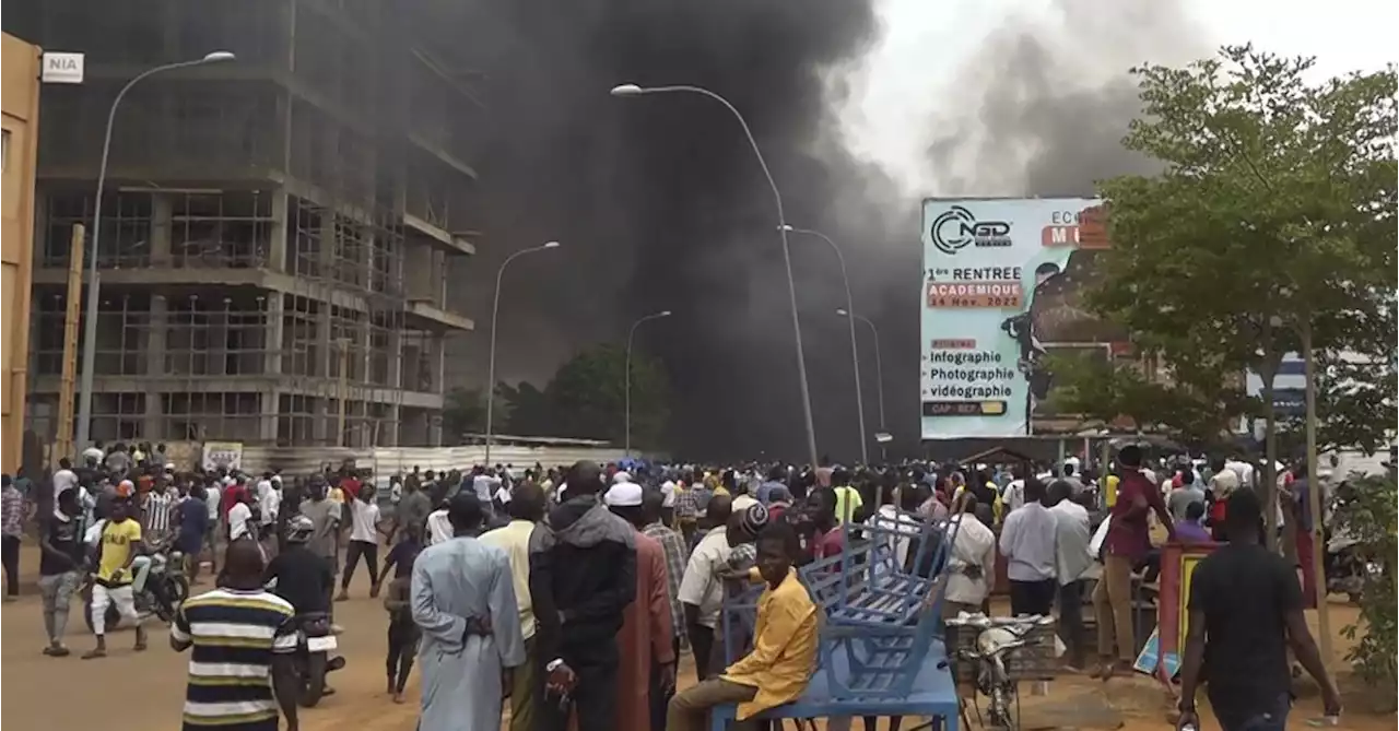 Niger president detained, general in charge, in blow for democracy.