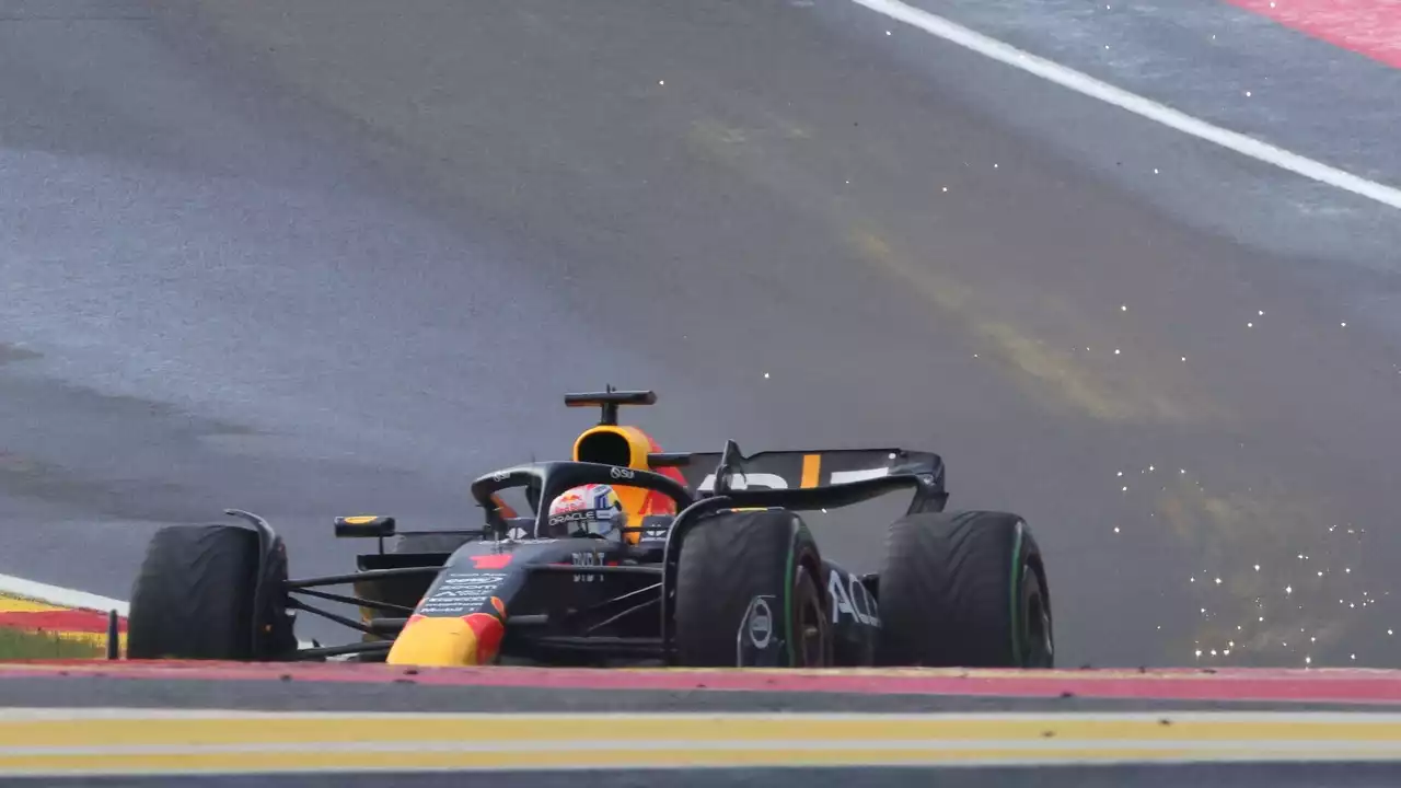 Verstappen se lleva la victoria y Alonso abandona la carrera al sprint del GP de Bélgica