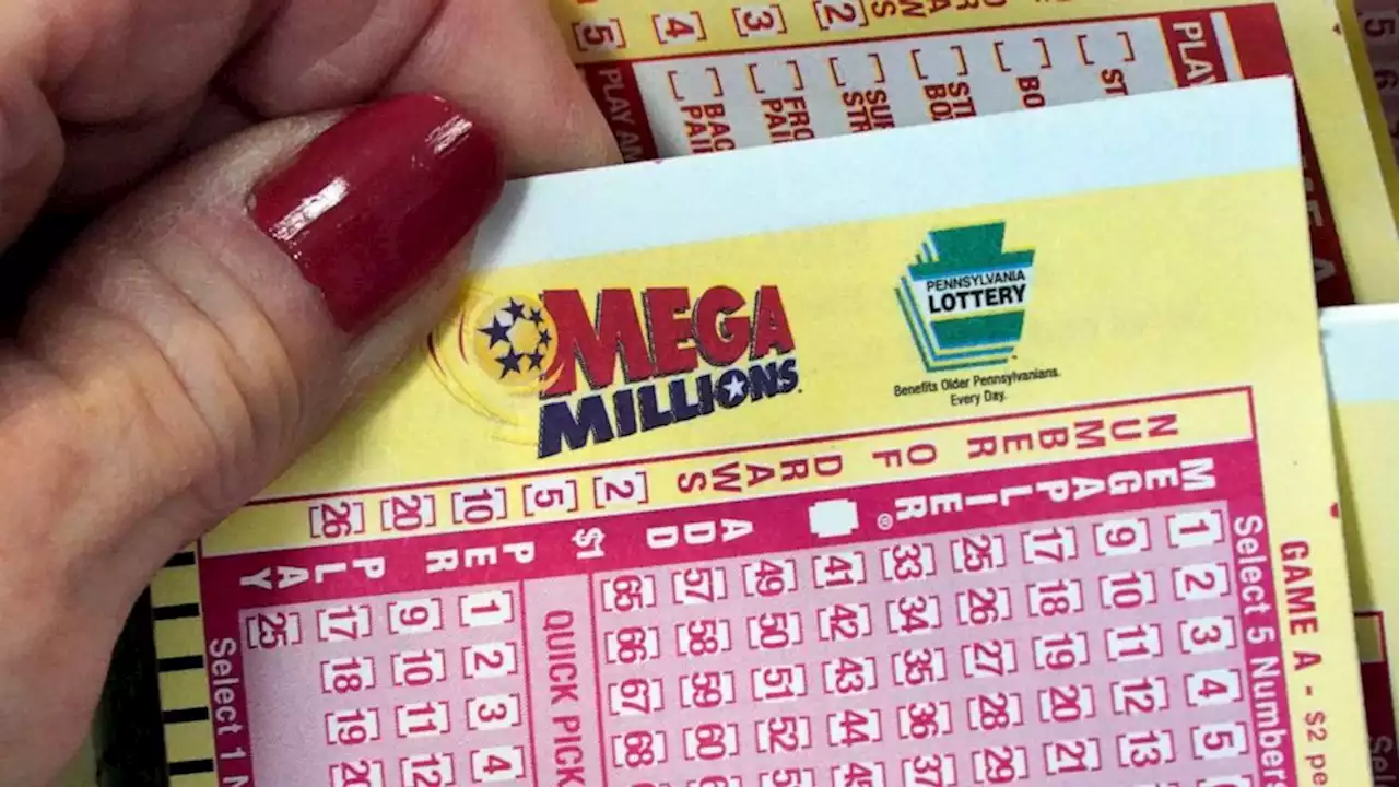 $940 million Mega Millions jackpot up for grabs