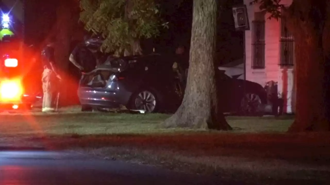 Tesla driver dies after crashing into tree, hitting nearby home in southeast Houston, police say