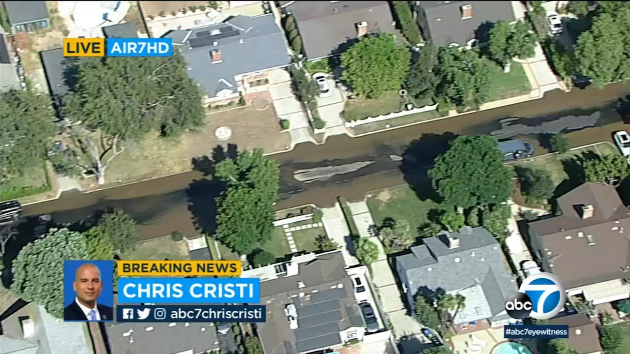 Water main break creates big mess in Sherman Oaks neighborhood