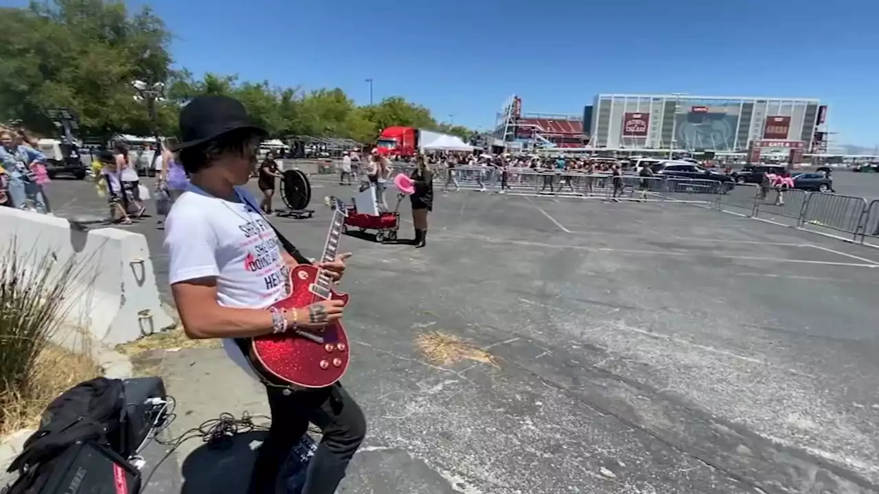 Swiftie guitarist captivates crowds at Levi's Stadium parking lot covering Taylor Swift songs