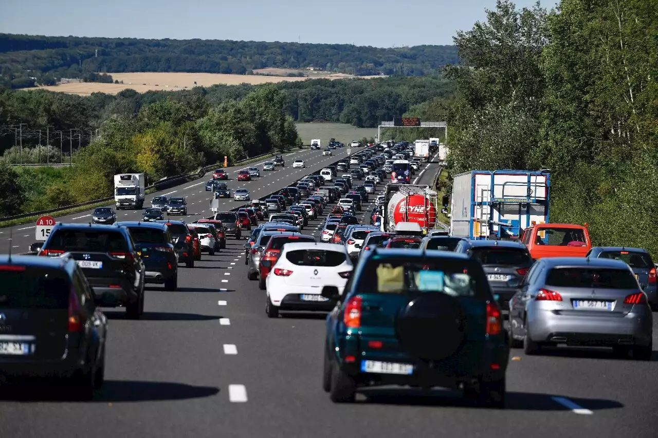 Départs en vacances : plus de 1 000 km de bouchons cumulés à la mi-journée