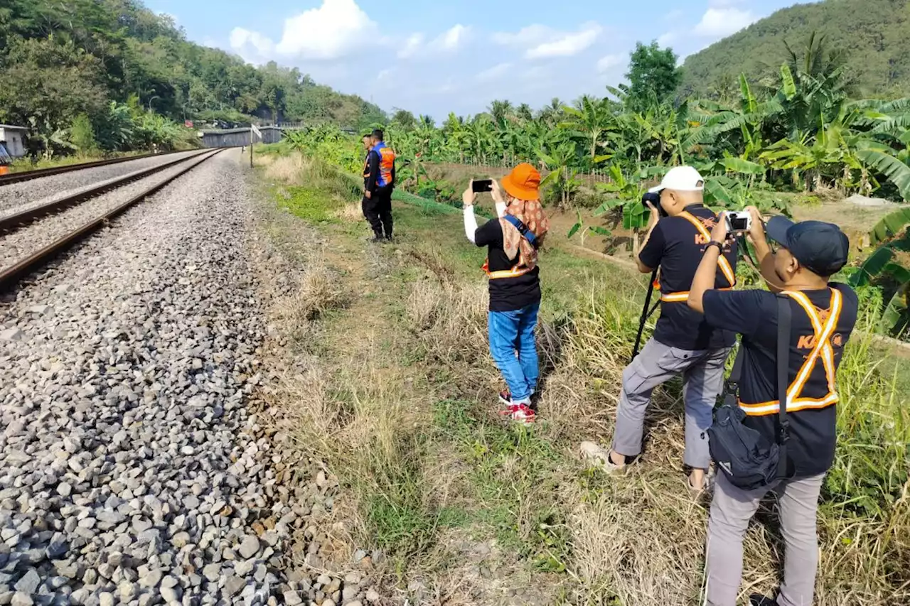 KAI sosialisasikan keselamatan perjalanan KA melalui jepretan foto