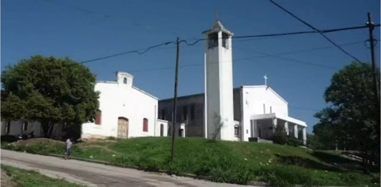 Un cura enfrentó a un ladrón que entró a la Iglesia: 'Nos agarramos a las trompadas limpias y le partí una silla en la cabeza'