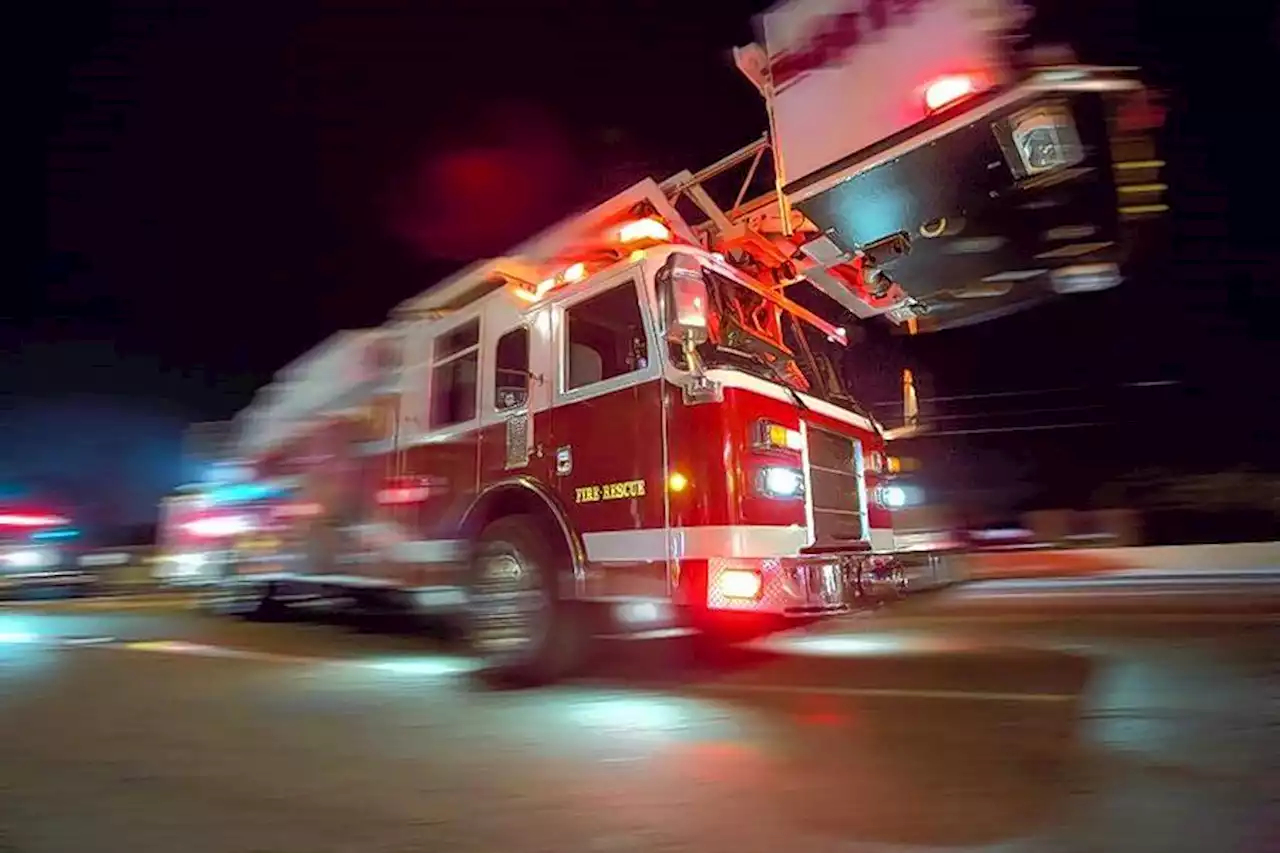 Fire breaks out at Oakbrook Terrace apartment complex during overnight storms