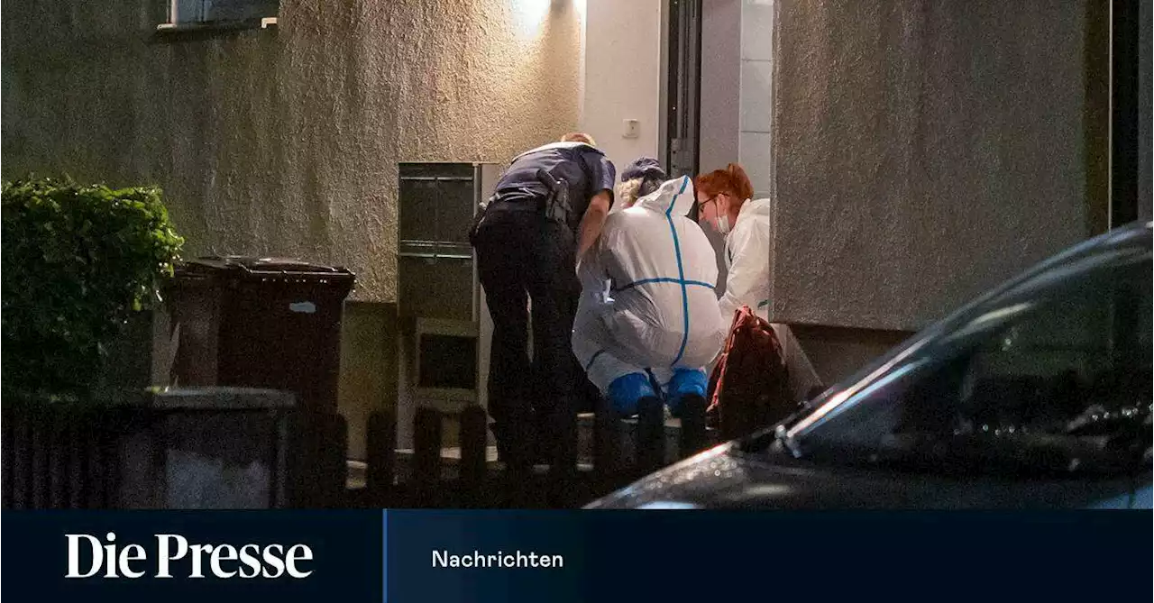 Mann erschießt drei Menschen in Haus in Bayern