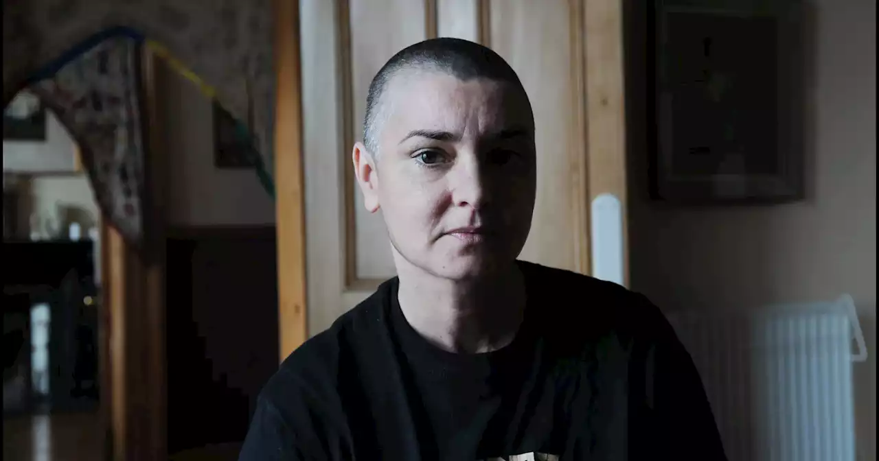 Sinéad O’ Connor em 2021: “Ensinei os meus filhos a ligarem ao meu contabilista antes de chamarem o 112”